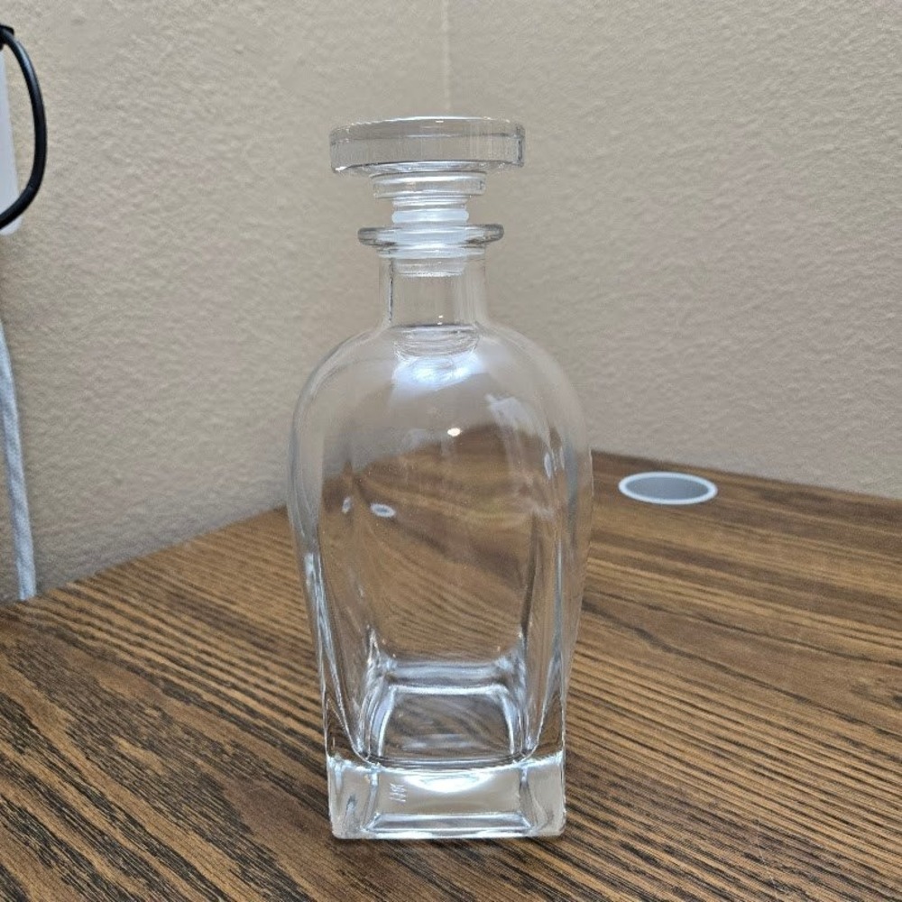 VTG Italian Luigi Bormioli Rossini Glass Decanter w Glass Stopper Plastic‎ Seal